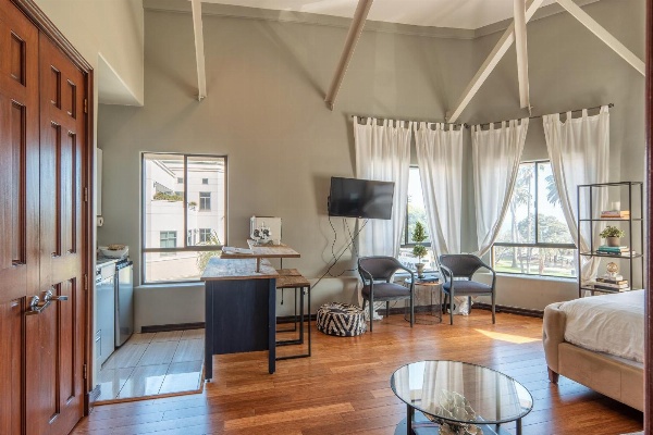 Ocean Luxury Lofts and Suites image 11