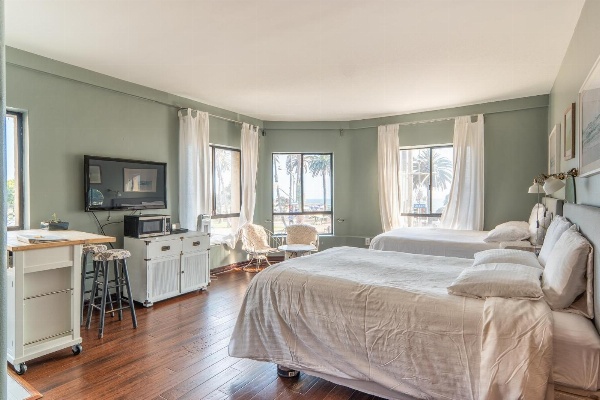 Ocean Luxury Lofts and Suites image 14