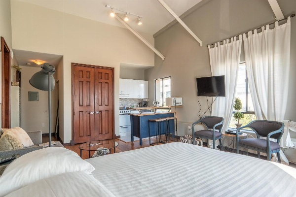 Ocean Luxury Lofts and Suites image 5